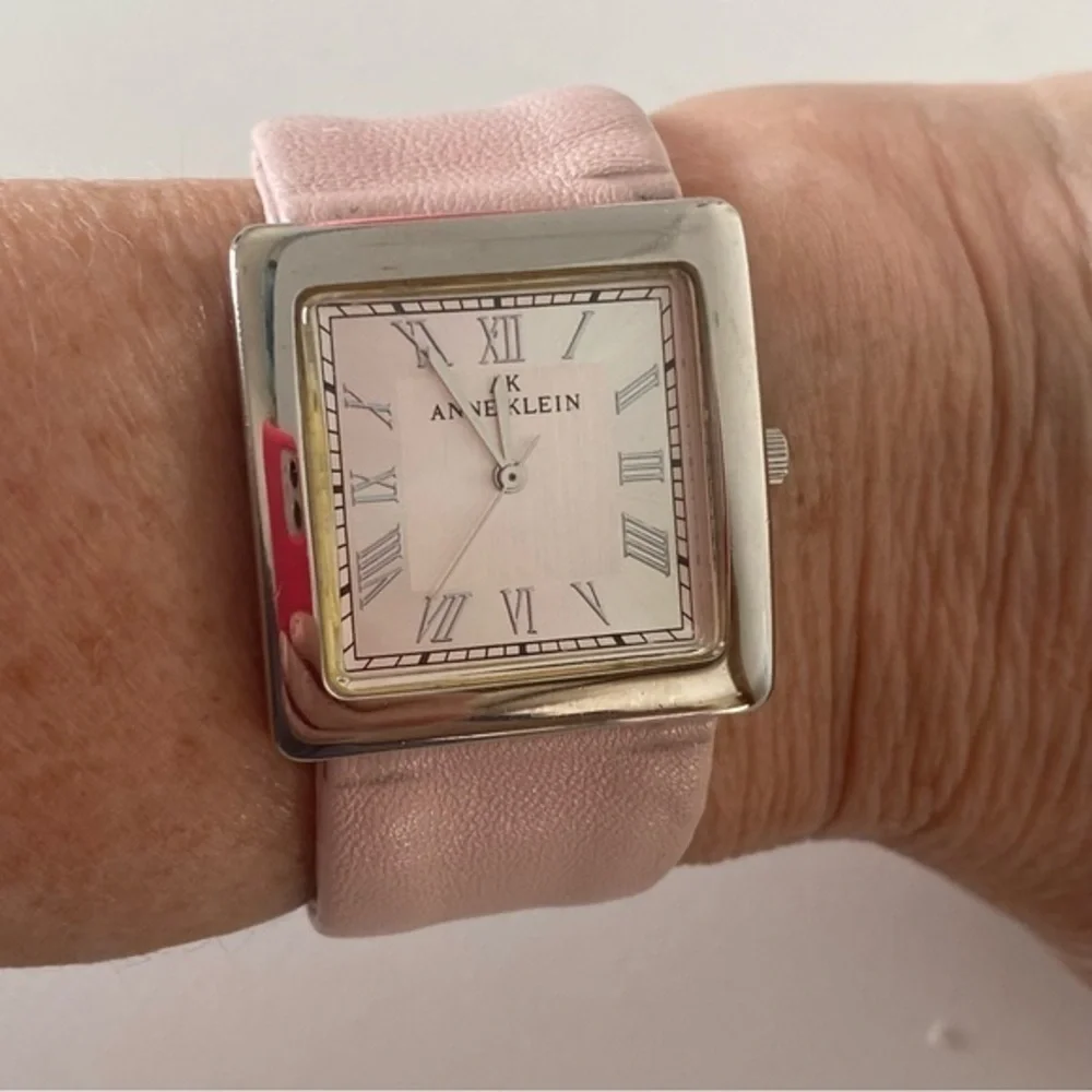 Ann Klein Silver Metal Pink Pastel Leather Quartz Ladies Watch EUC